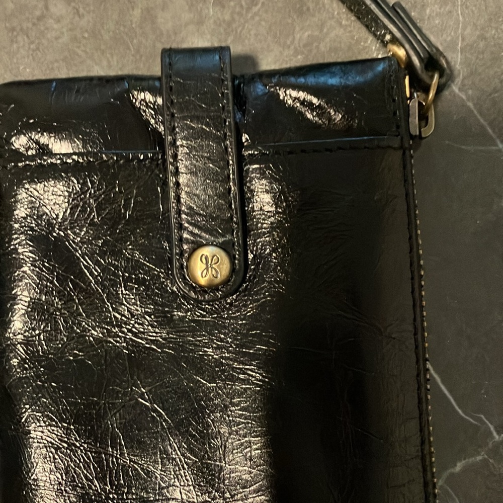 HOBO Leather Wristlet Wallet & Phone - Picture 3 of 8